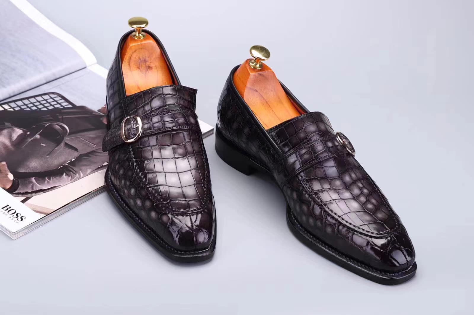 Những điều cần biết trước khi mua giày da cá sấu nam chất lượng giá rẻ