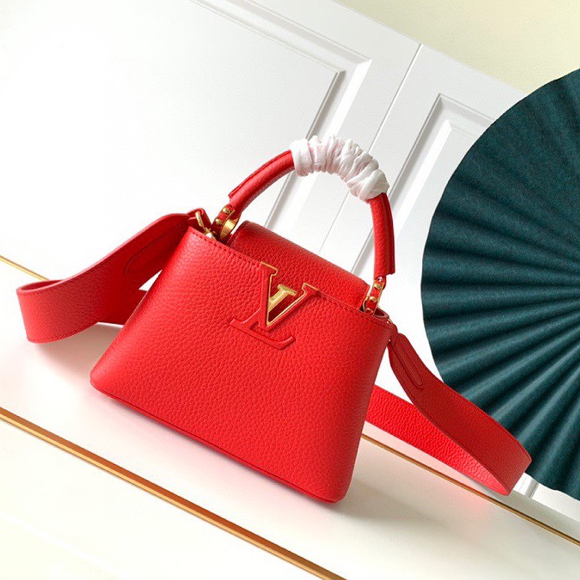 Túi xách Louis Vuitton CAPUCINES Mini màu đỏ - LVCMD024 - Olagood