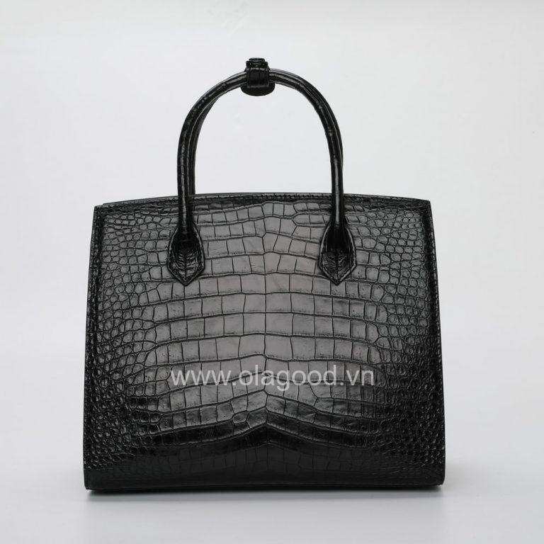 túi xách được làm từ chất liệu da cá sấu cao cấp sang trọng