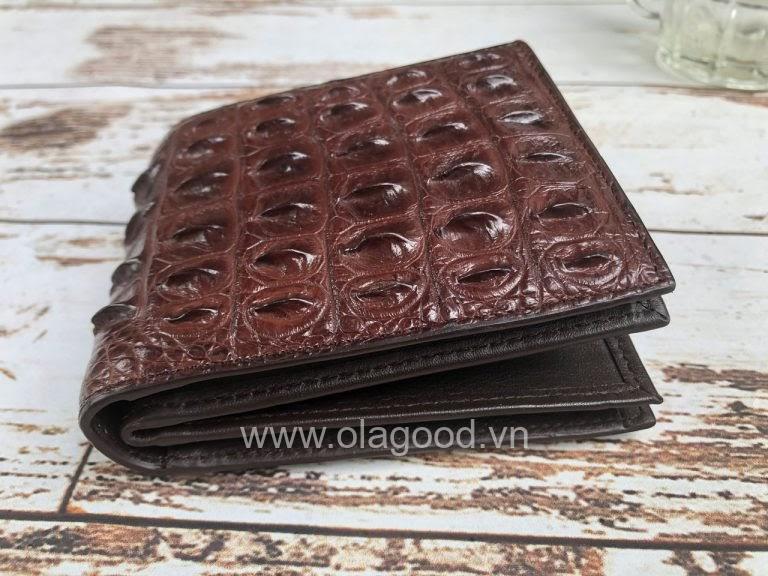 cách nhận biết ví da cá sấu thật giả