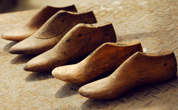 Khuôn giày là yếu tố ảnh hưởng trực tiếp đến size giày