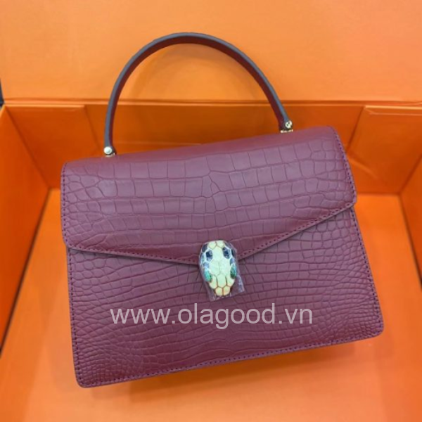 Hình dáng của túi xách cho người lớn tuổi