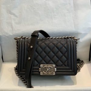 Chanel Boy size 20 màu đen khóa bạc cổ - CNB027