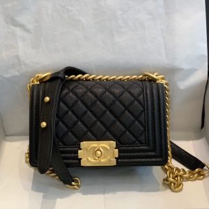 Chanel Boy size 20 màu đen khóa vàng - CNB025