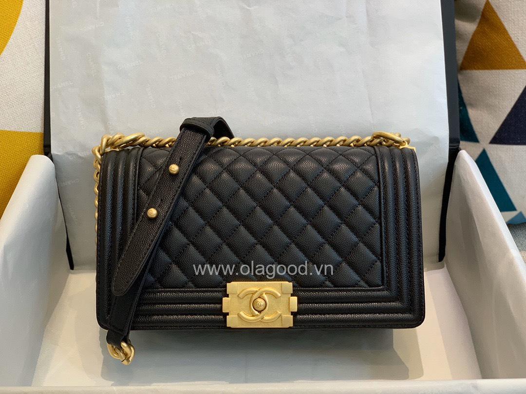 Chanel Boy size 25 màu đen khóa vàng - CNB026