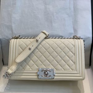 Chanel Boy size 25 màu trắng sữa - CNB021