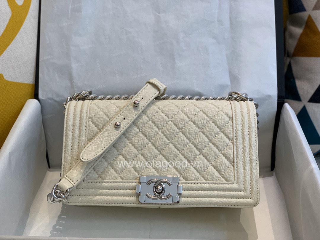 Chanel Boy size 25 màu trắng sữa - CNB021