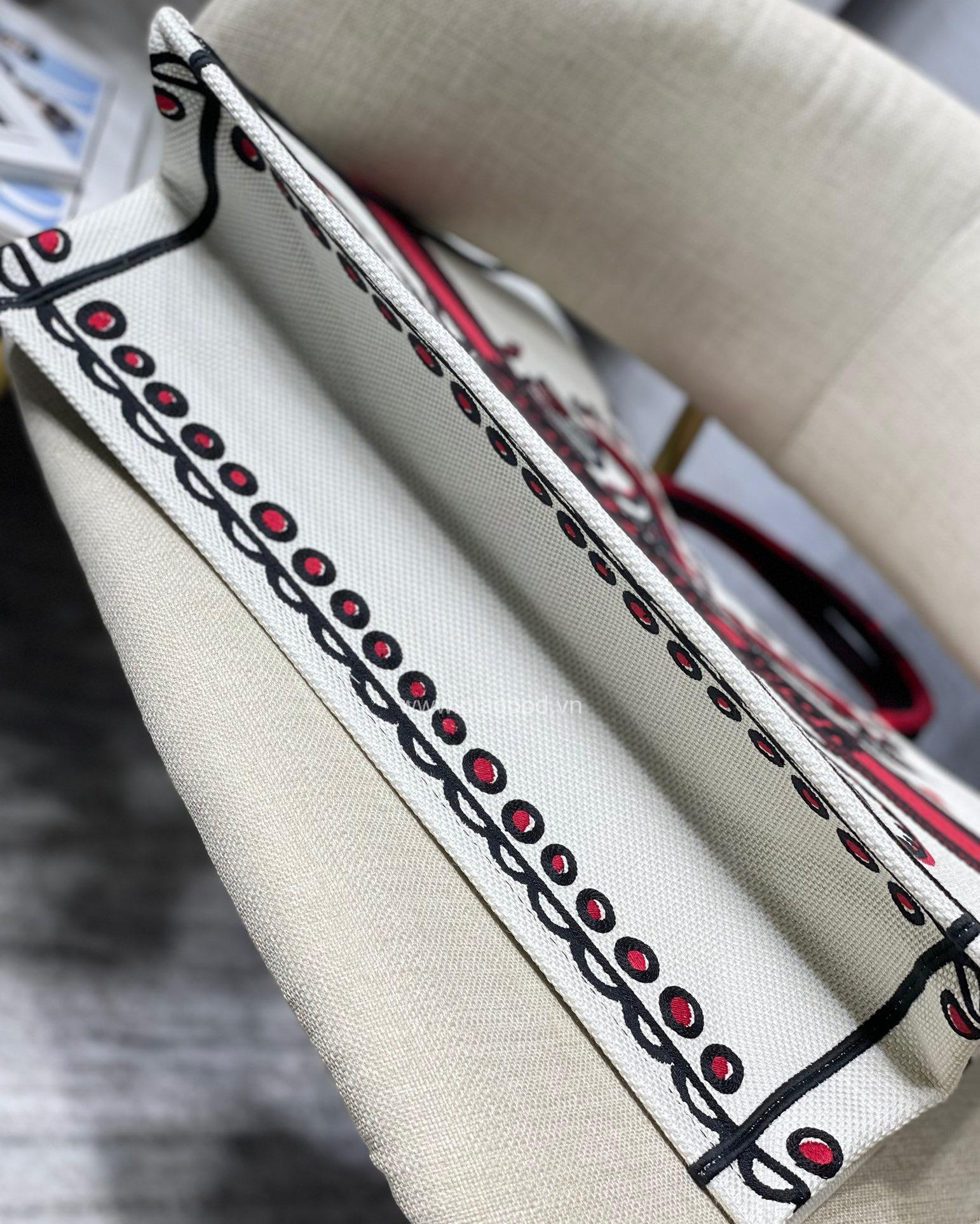 Túi Medium Dior Book Tote Latte Multicolor Cupidon Embroidery- DOBT022 - Hình ảnh 9