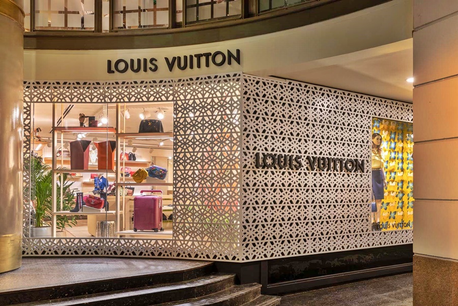 Louis Vuitton được thành lập từ năm 1854 ở Pháp