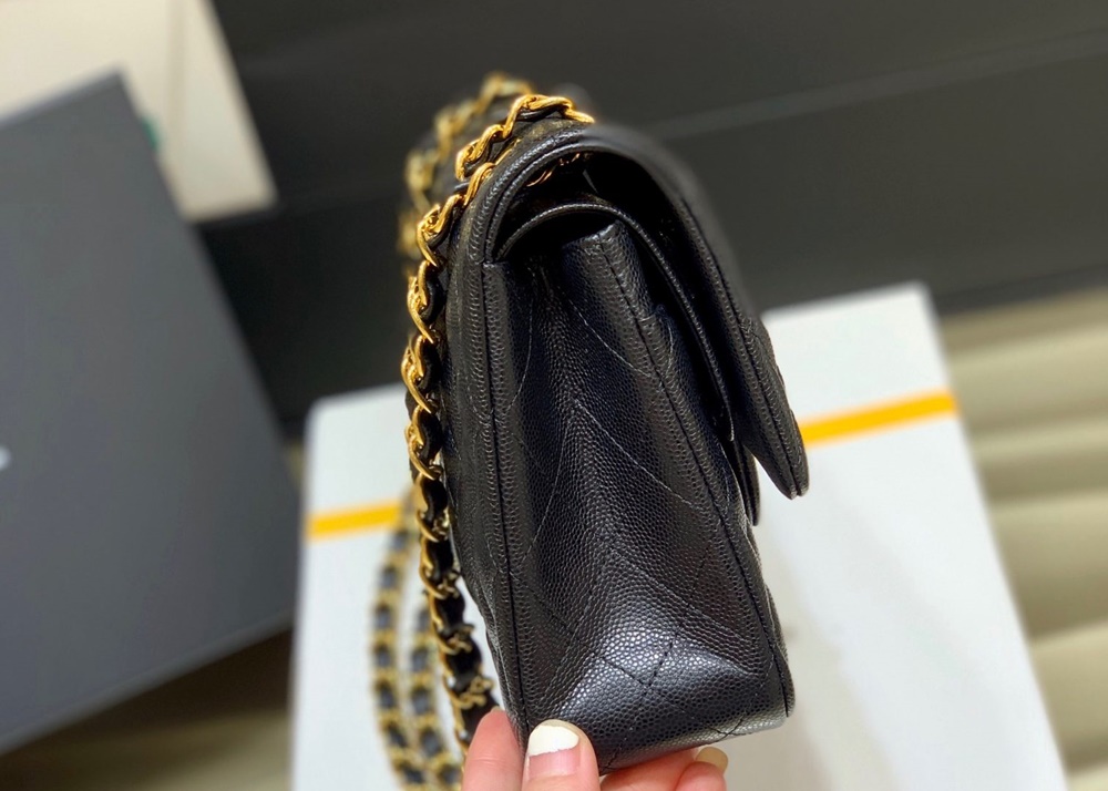 Để mua túi xách Chanel cao cấp với giá tốt, bạn nên liên hệ Olagood