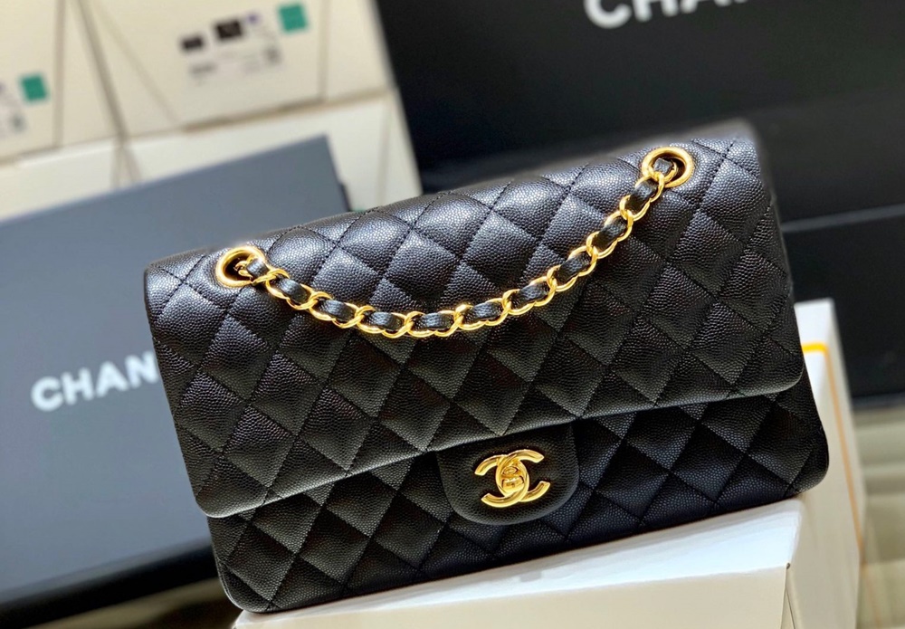 Chanel Classic được ví là dòng túi mang vẻ đẹp vượt không gian thời gian