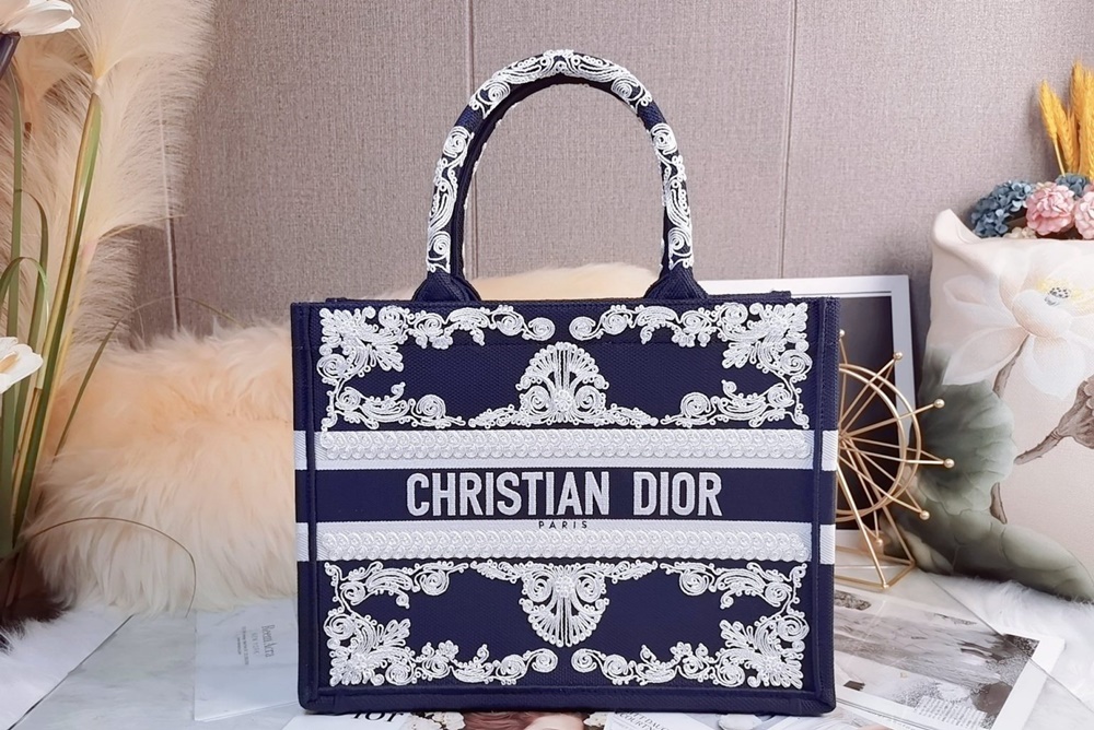 Bạn đang băn khoăn không biết có nên đầu tư mua túi xách Dior chính hãng?